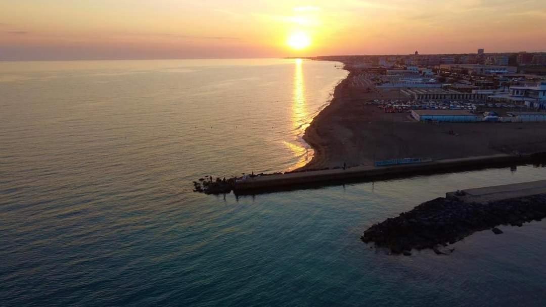 Cipriani Lägenhet Lido di Ostia Exteriör bild